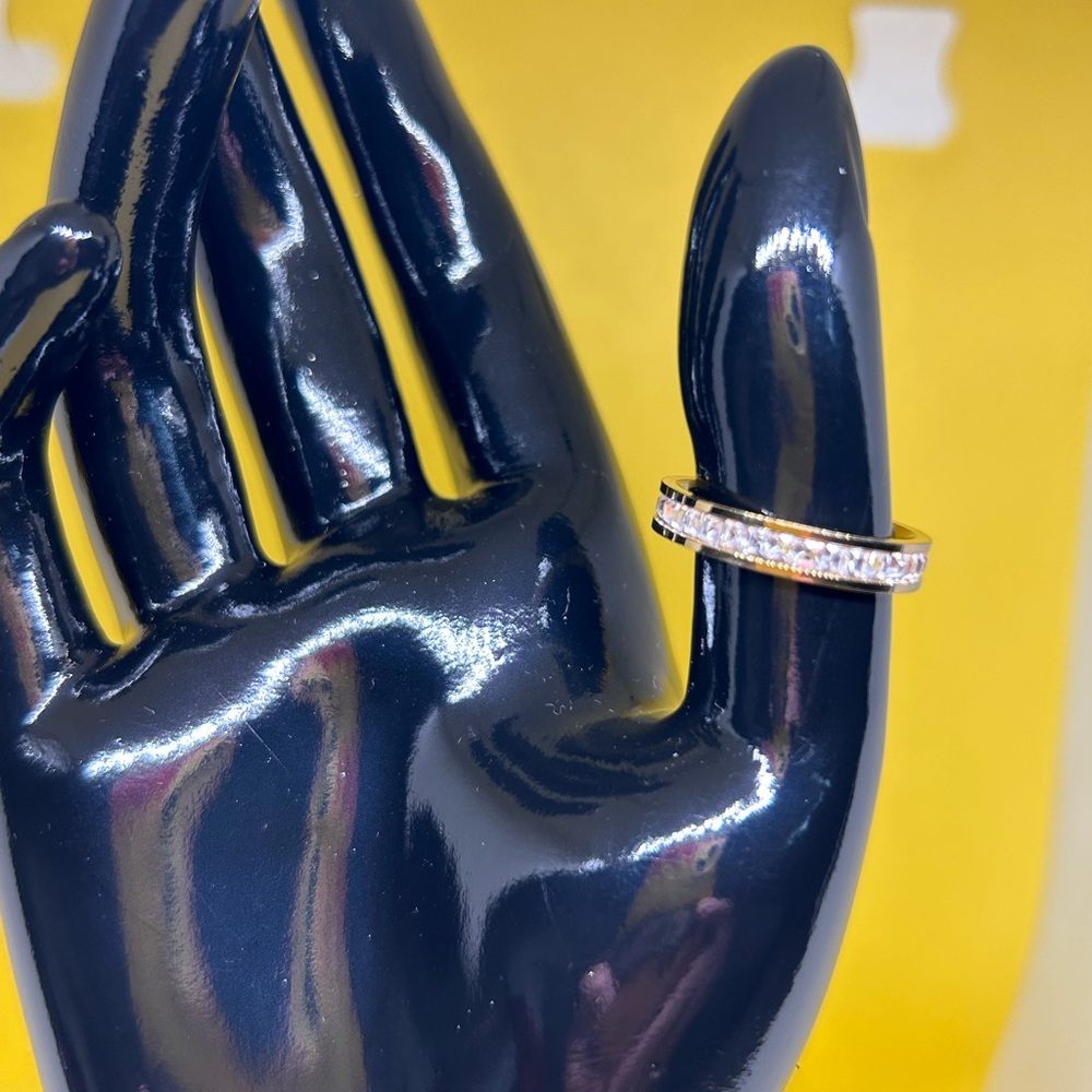 Elegant Gold plated Ring with Crystals